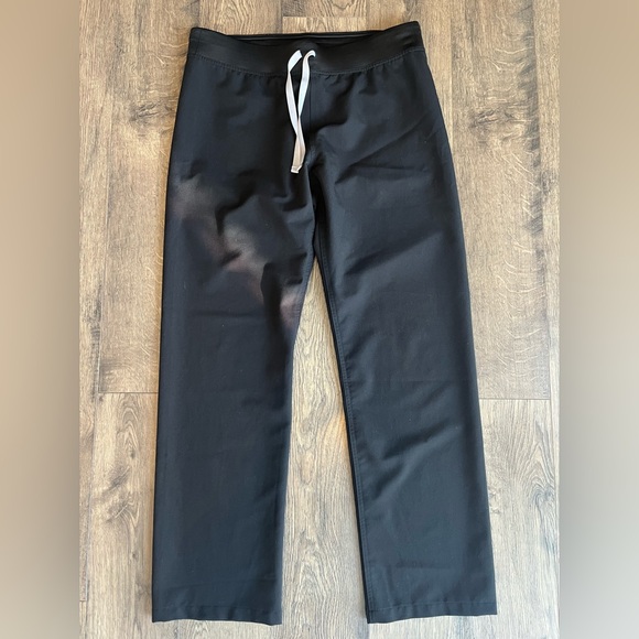 FIGS Women’s Scrub Set Black Size Medium Top Straight Leg Pant Nurse Scrubs - Picture 5 of 8